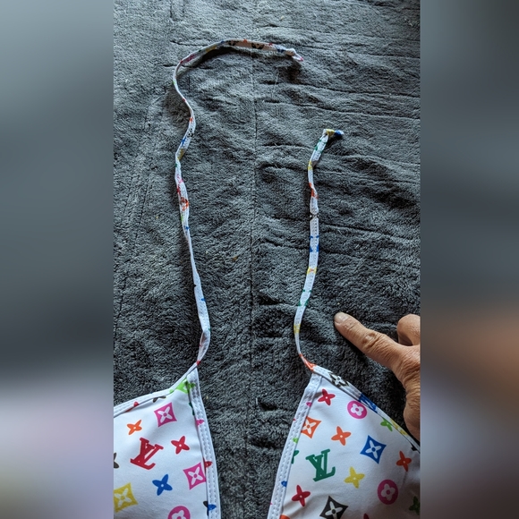 Bikini Small - Picture 2 of 2